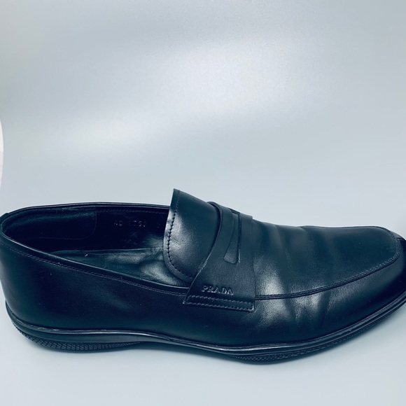Prada Men’s Black Leather Loafer - Picture 11 of 15